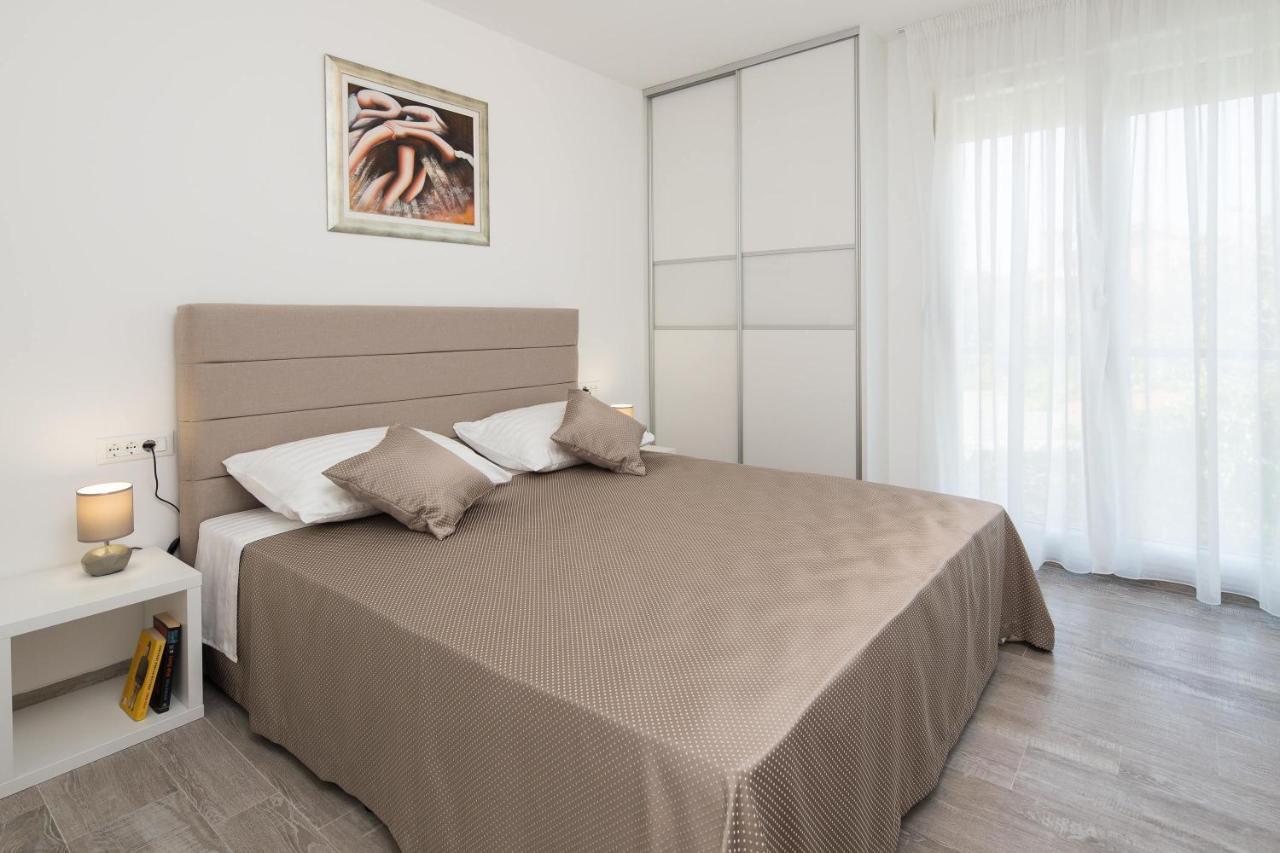 Apartments Alba 1 Слатине Екстер'єр фото