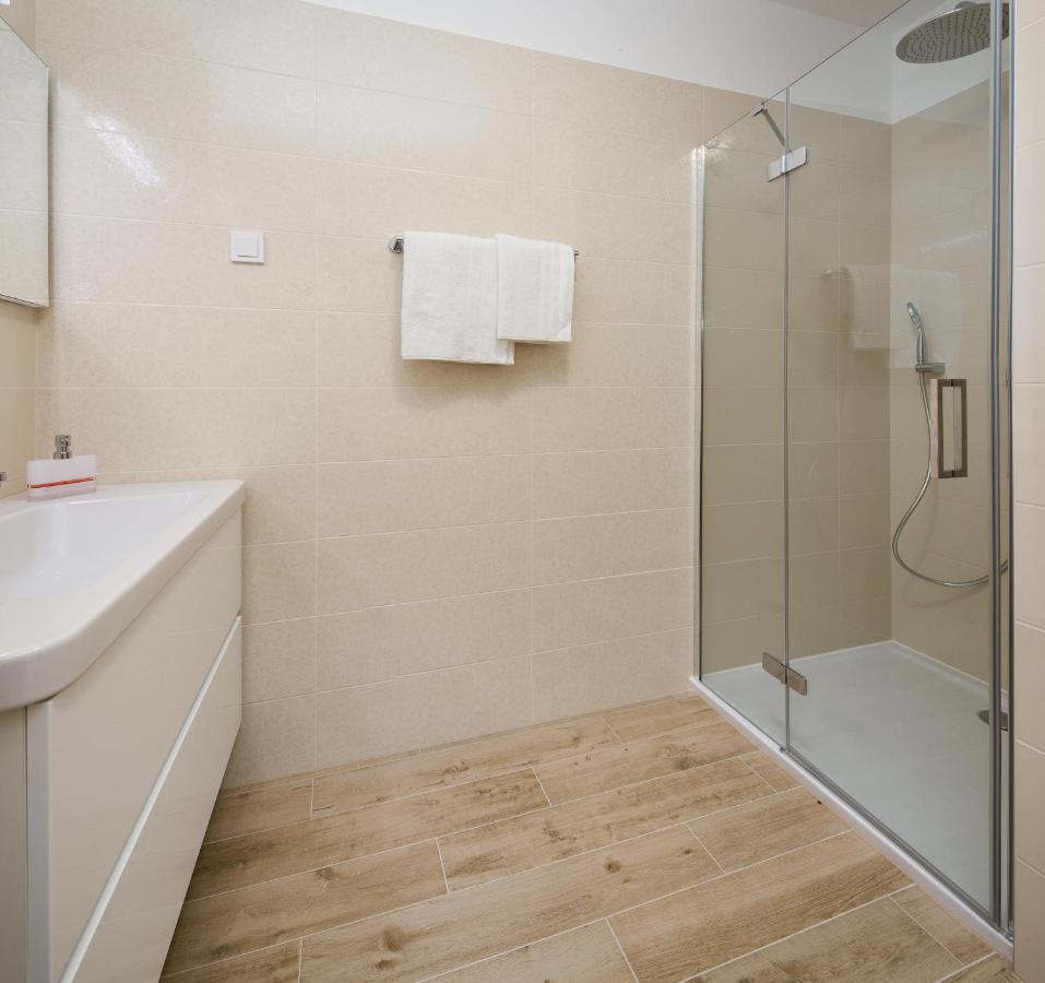 Apartments Alba 1 Слатине Екстер'єр фото