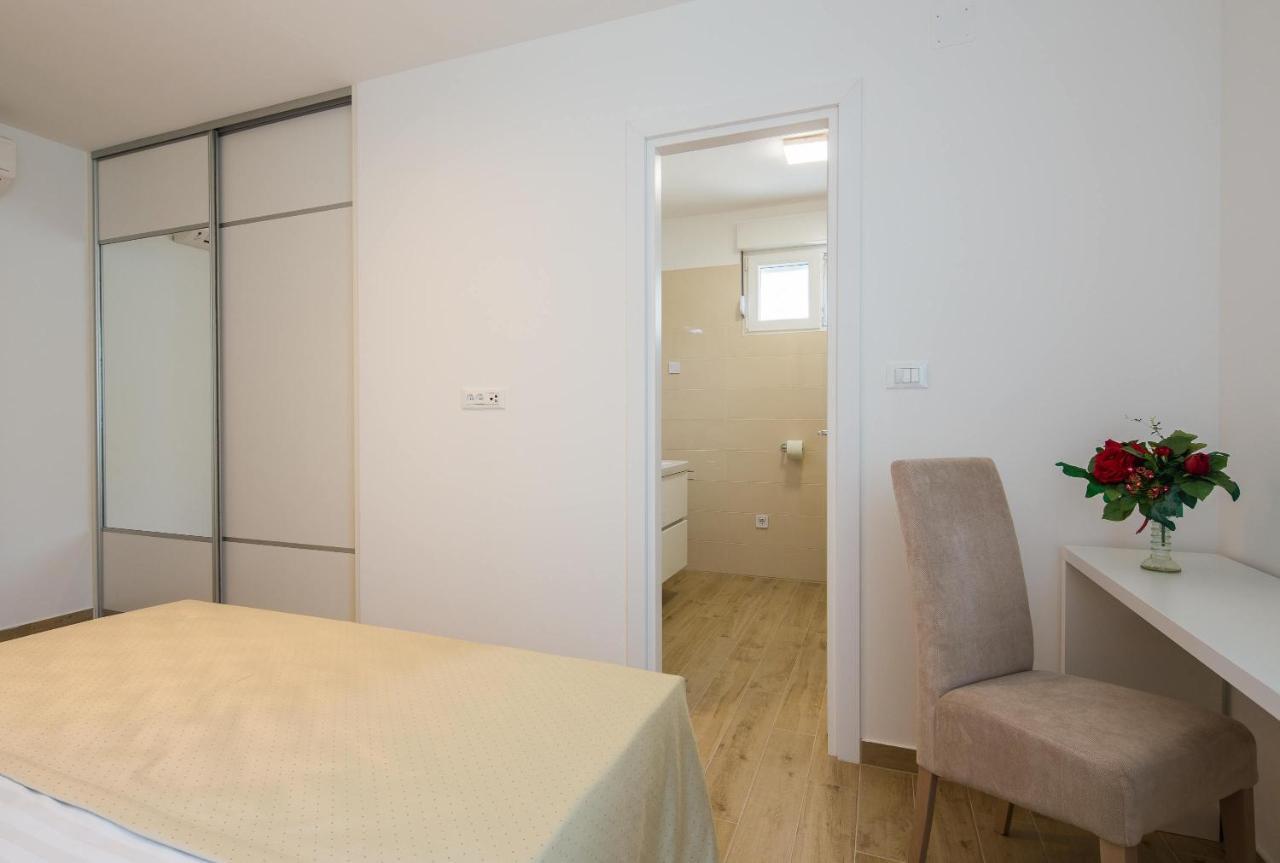 Apartments Alba 1 Слатине Екстер'єр фото